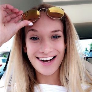 Meet your Posher, Bailey